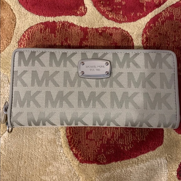 MK wallet. Grey - Picture 1 of 4